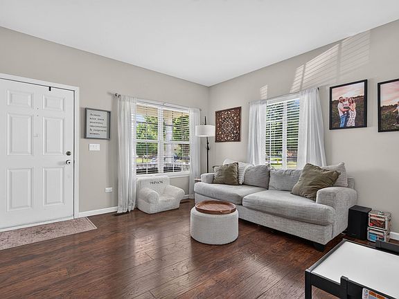3rd image of 1434 Plantain Dr