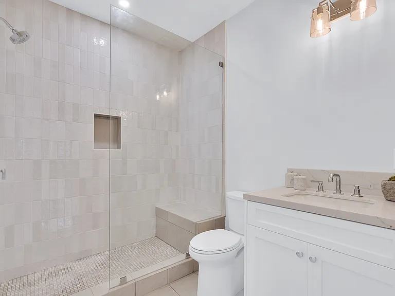 1022 Grant St #F — Photo 7