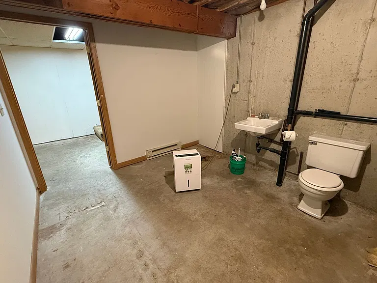 1145 Lancaster St — Photo 10