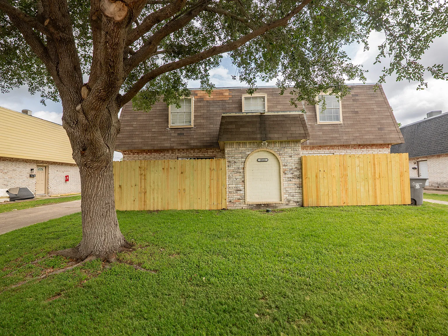 1812 Lawndale Ave — Photo 1
