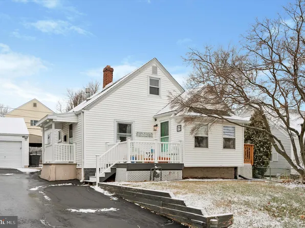 19 Green Ln, Aston, PA 19014