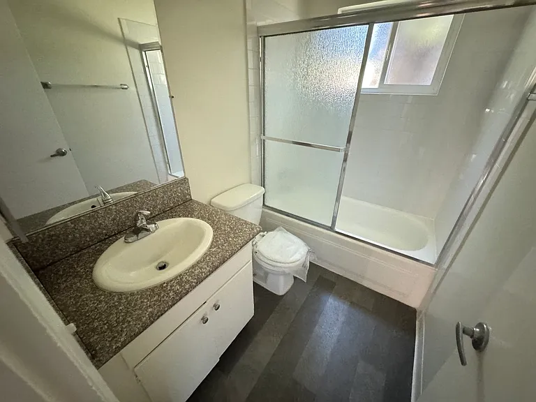 447 W Elk Ave #3 — Photo 32