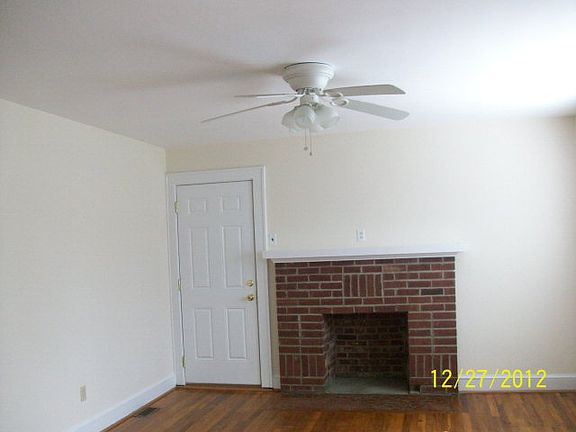 3rd image of 137 Pinehaven Dr