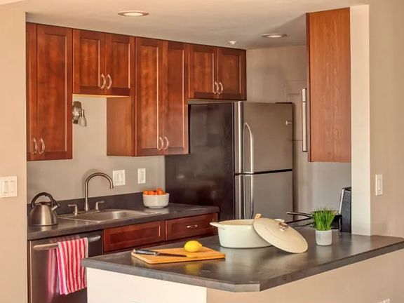 3rd image of 4949 W Pine Blvd #4S