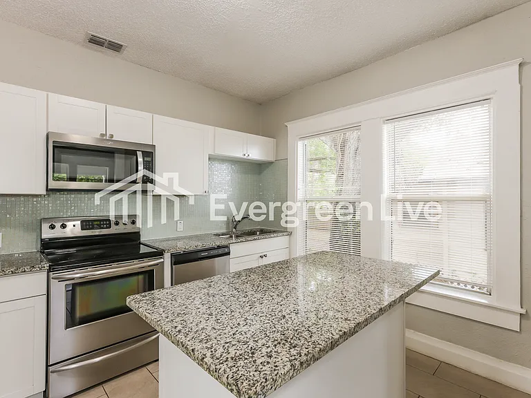 3505 E 11th Ave — Photo 5