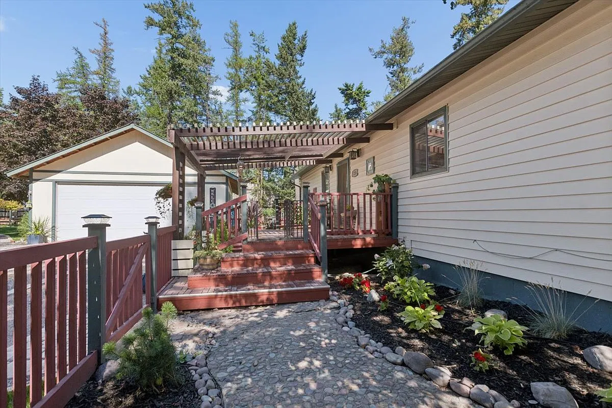3 bed, 2492 sqft, $3,000 — Photo 3