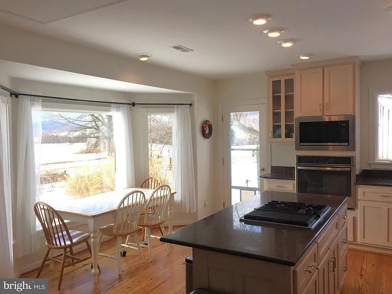 873 Hawlin Rd — Photo 25