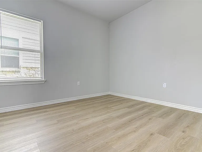 1311 Hazelton Cv — Photo 15