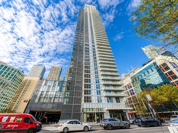 300 Front St W #1712, Toronto, ON M5V 0E9