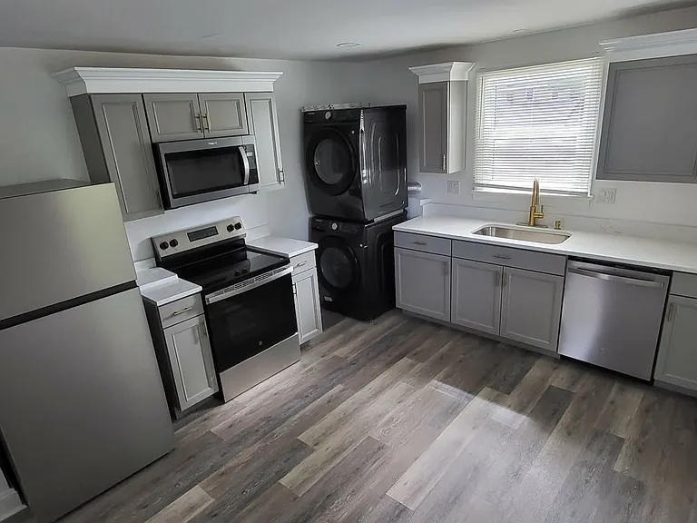 4860 Elmhurst Ave #B — Photo 9