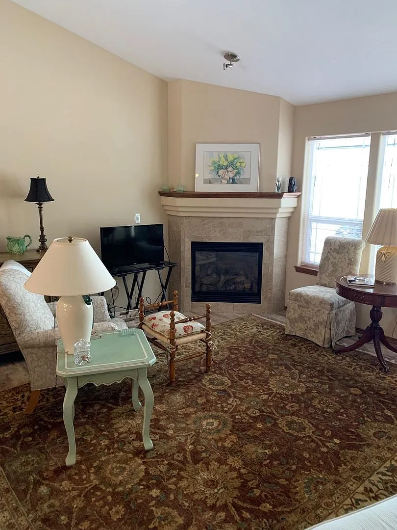 Gary Ln Duplex 2 — Photo 3