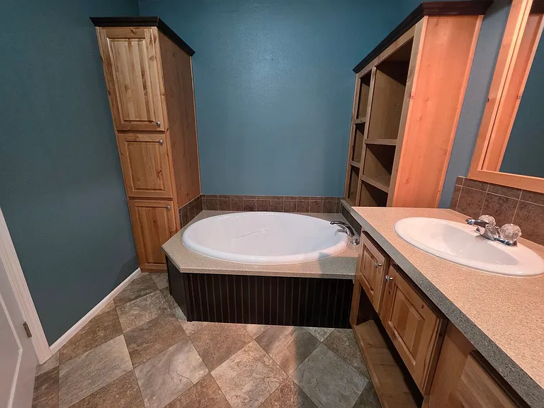 5960 Kings Valley Rd — Photo 9