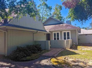 2134 Club House Dr, Lillian, AL 36549