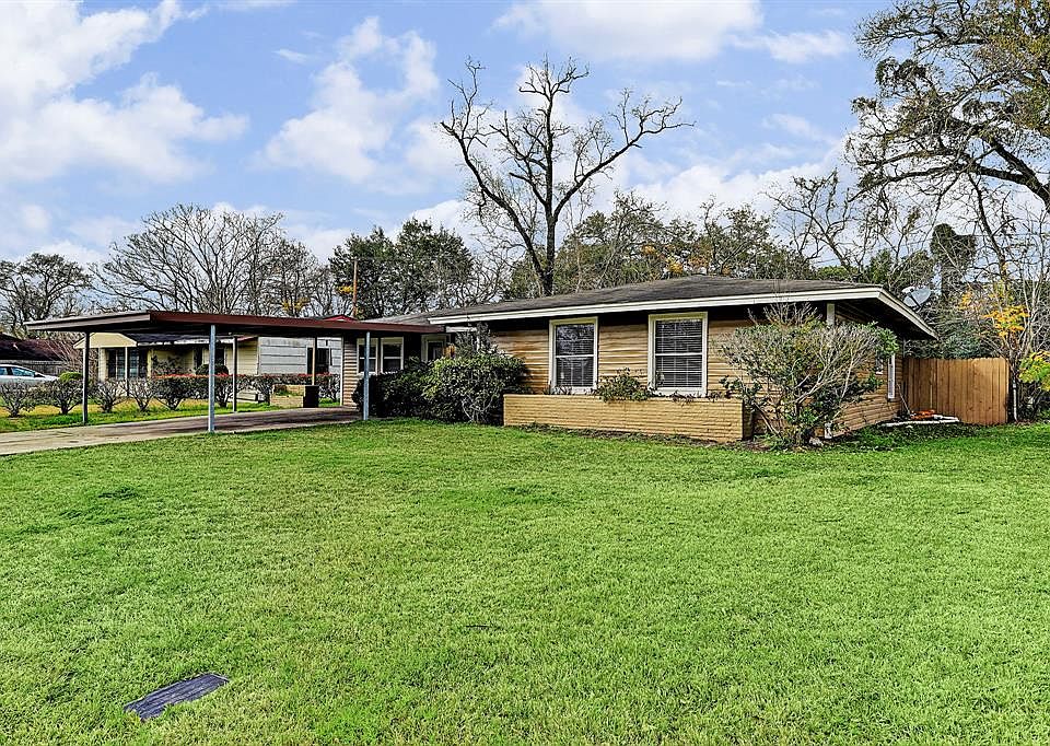 1st image of 5727 Lyndhurst Dr