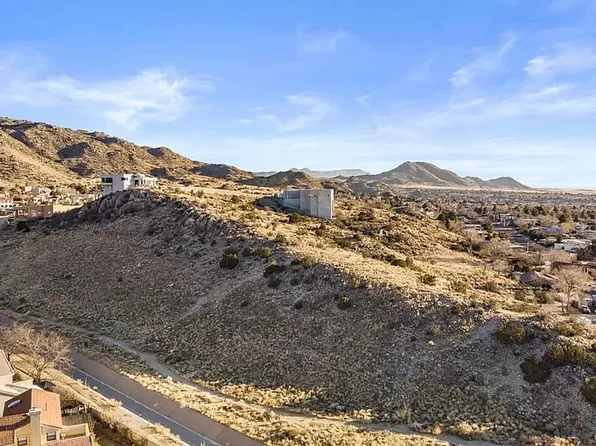 1209 Loma De Caliza NE, Albuquerque, NM 87123