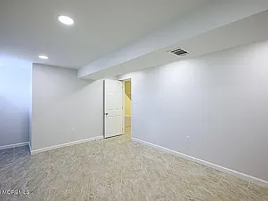 19 Princeton Dr — Photo 27