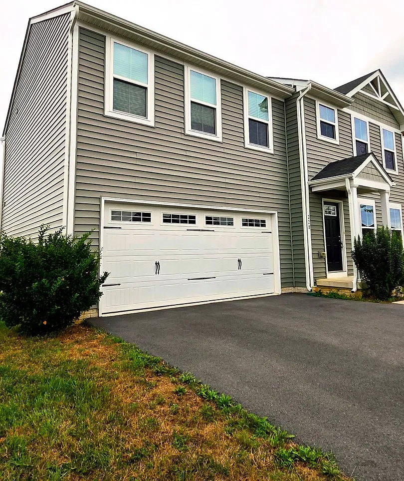 4 Bed, 2.5 Single Family Home in Bunker Hill, WV — Photo 2