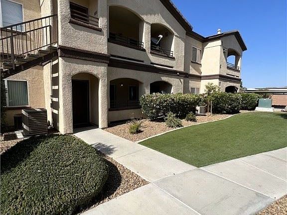 2nd image of 2291 W Horizon Ridge Pkwy Unit 11165