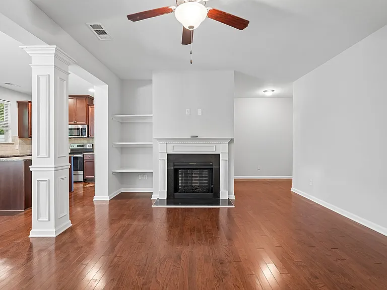 5860 Vinyard Ln — Photo 6