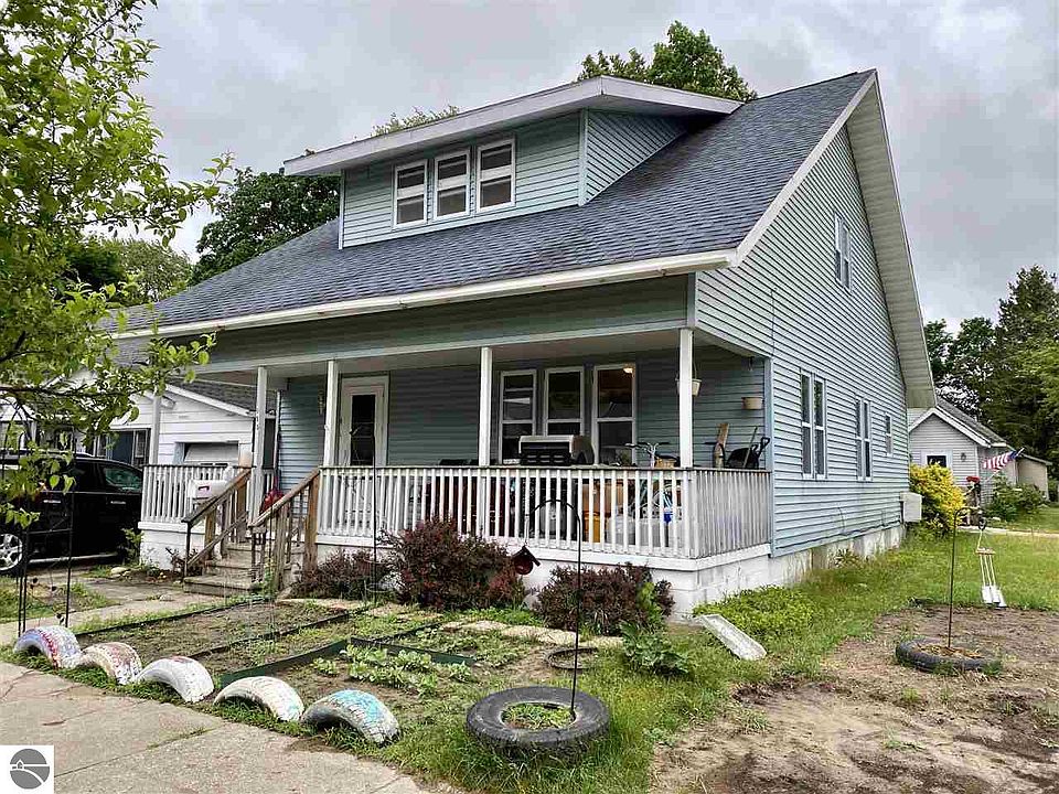 1st image of 1023 1st Ave
