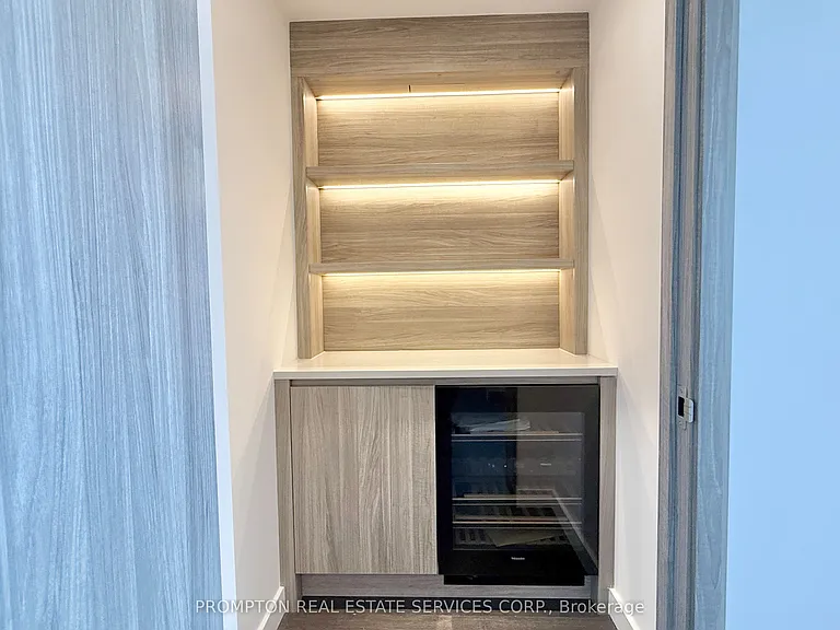 68 Esther Shiner Blvd #2015 — Photo 6