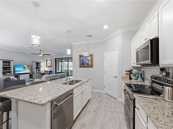 4th image of 19584 Utopia Ln