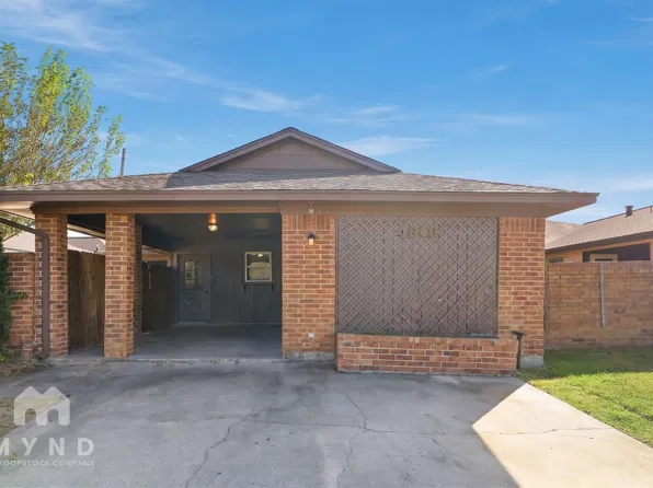 4801 Meadowood Dr, Baytown, TX 77521