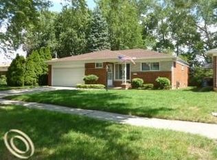 28348 Grobbel Ave, Warren, MI 48092