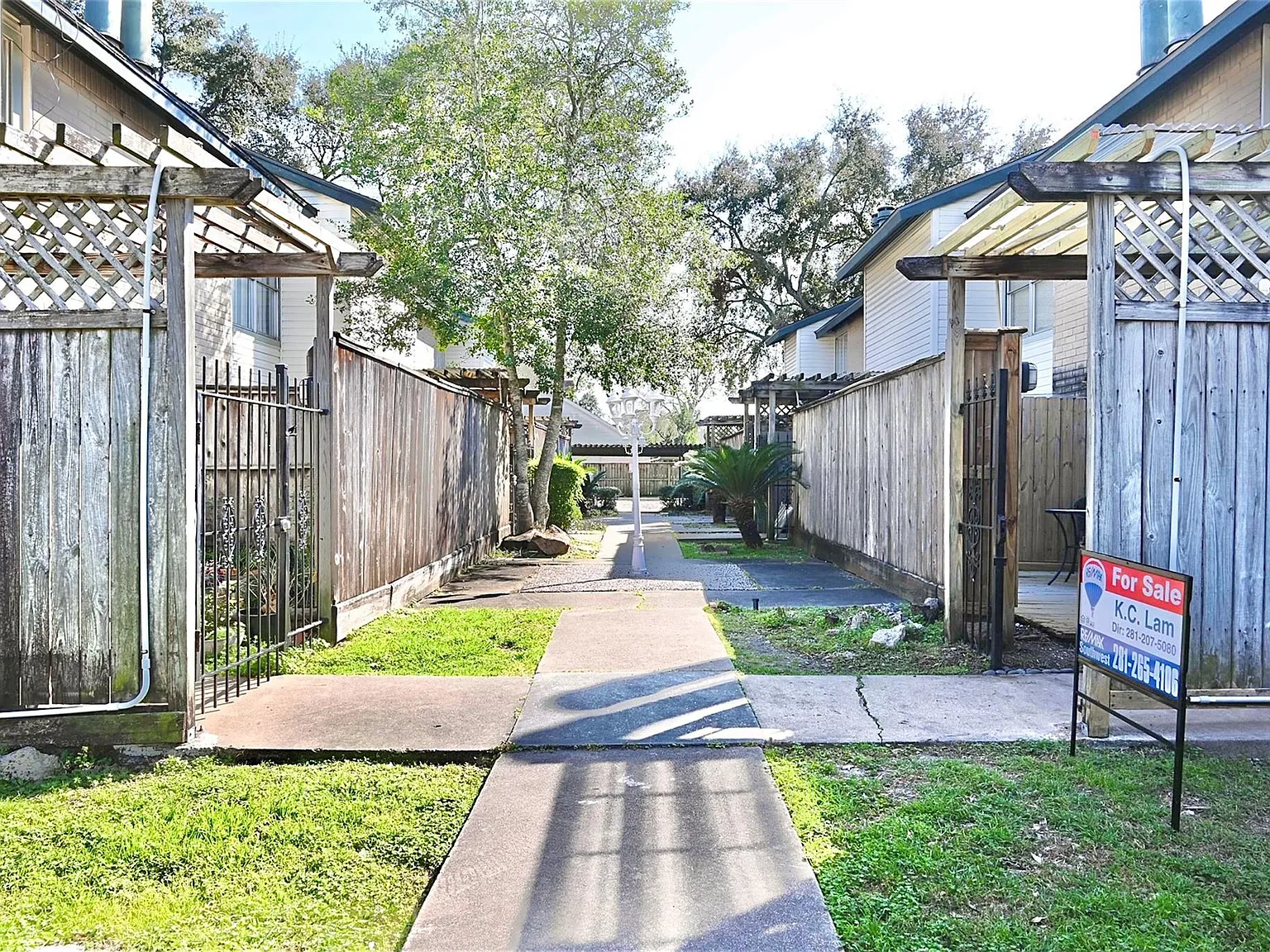2 bed, 2.5 bath, 1381 sqft, $1,500 — Photo 1