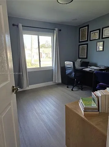 3 bed, 2.0 bath, $4,350 — Photo 4