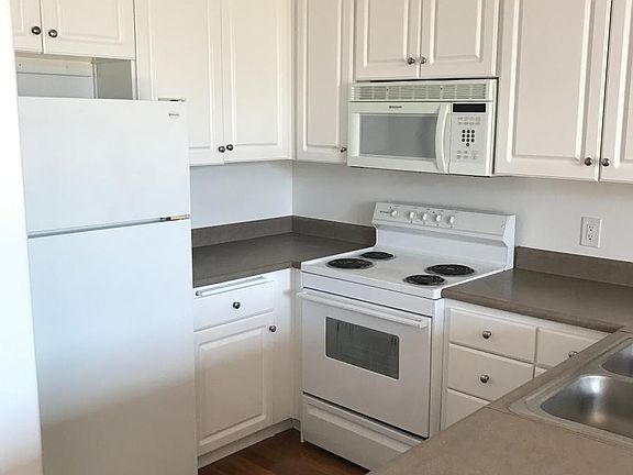5th image of 11670 San Vicente Blvd APT 115