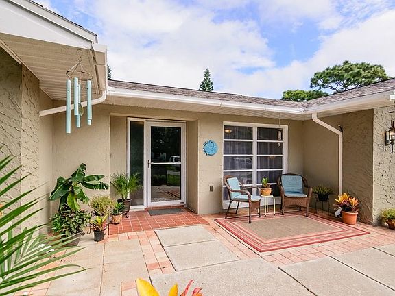 5th image of 107 Lotus Cir
