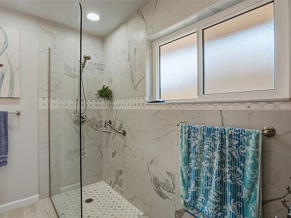 4th image of 79 Inlets Blvd