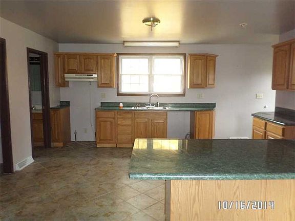 4th image of 184 Darlene Dr