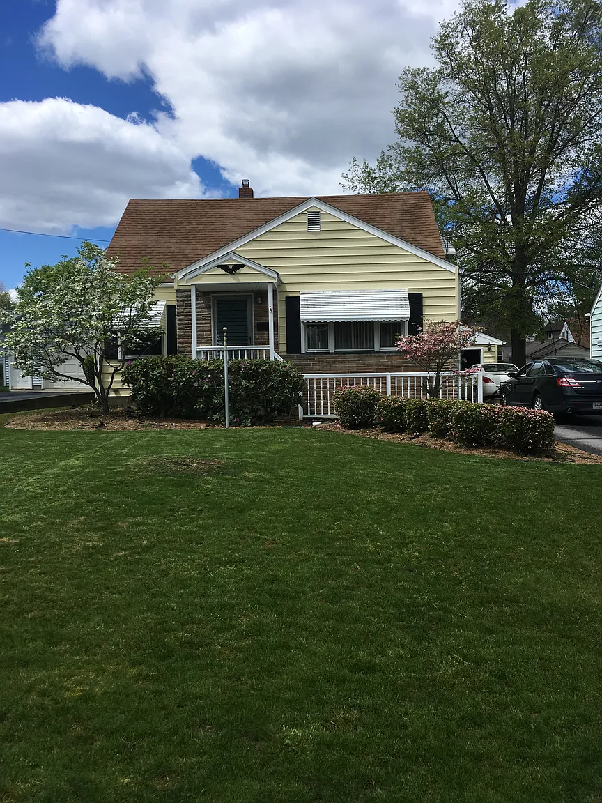 119 Iroquois St photo 1