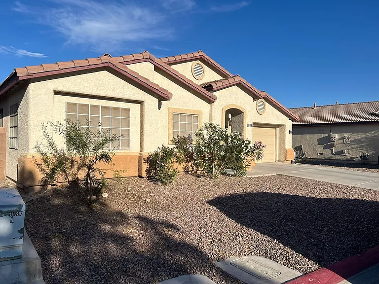 2708 Ganzo St — Photo 36