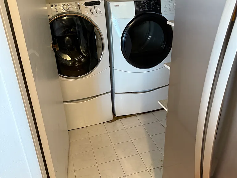 1050 S Monaco Pkwy #15 — Photo 6