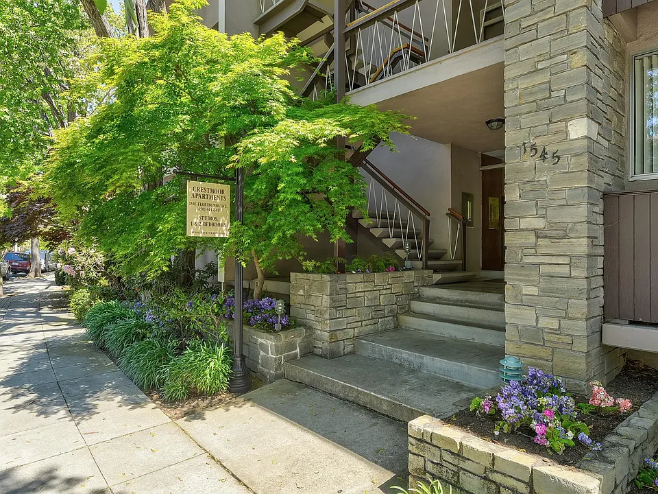 The Crestmoor Apartments