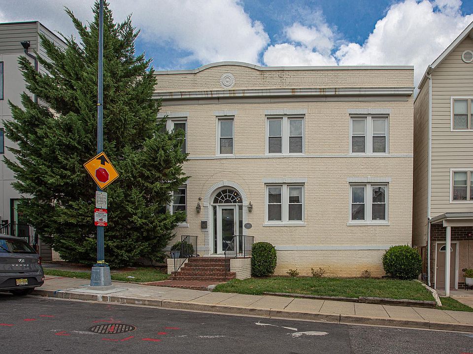 314 V Street NE