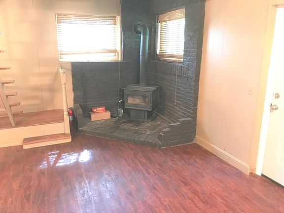 3rd image of 318 Wild Rose Dr