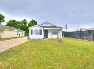 17 W Ross Ave, Sapulpa, OK 74066