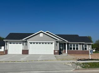 1201 S Kensington Dr, Appleton, WI 54915