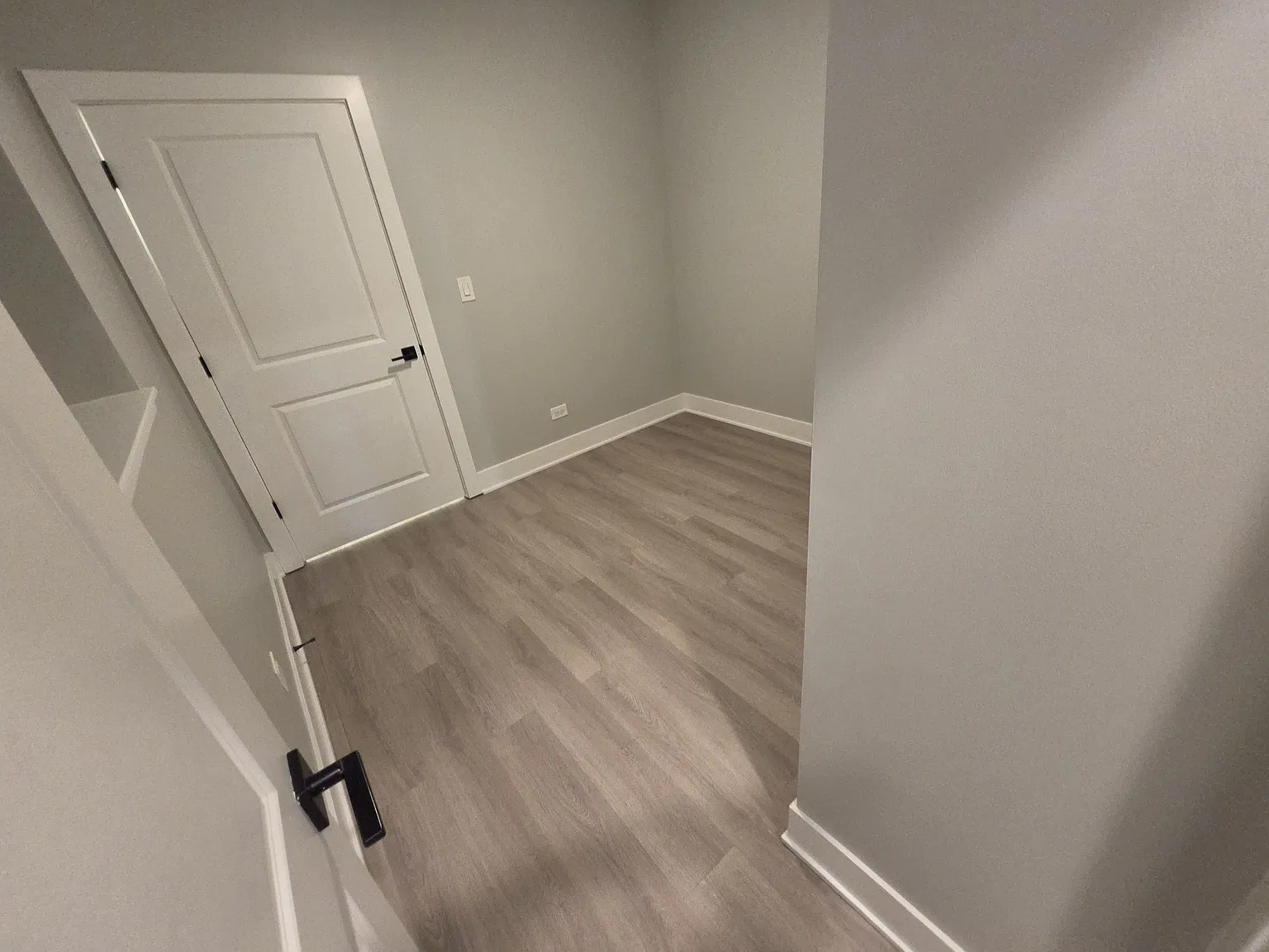 3502 N Wilton Ave — Photo 2
