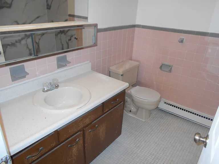 718 E 18th St #A16 — Photo 12
