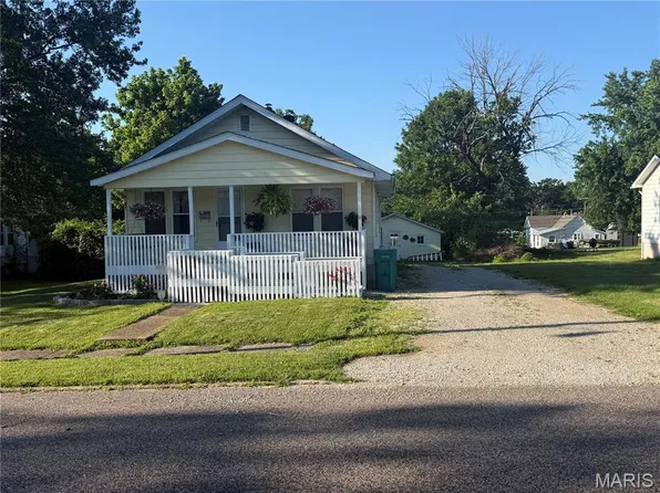 320 Pine St, Sullivan, MO 63080