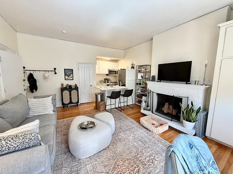 337 Beacon St #5 — Photo 10