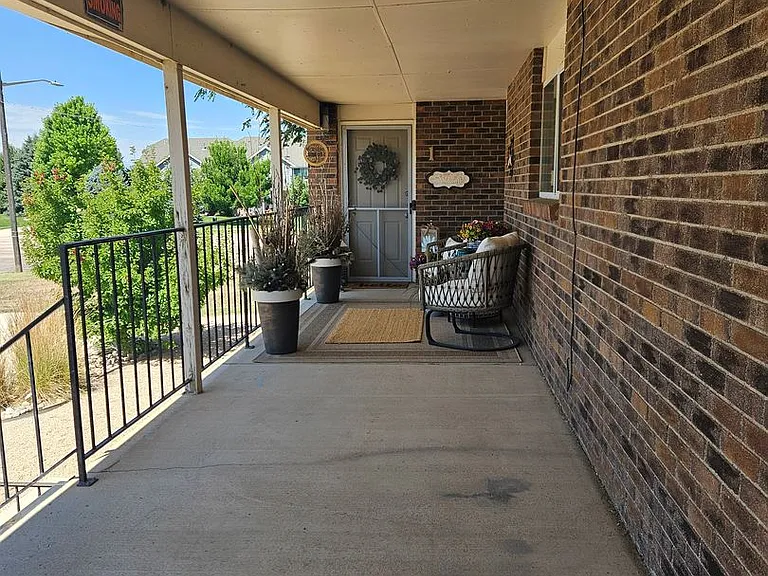 2 bed/1bath — Photo 10