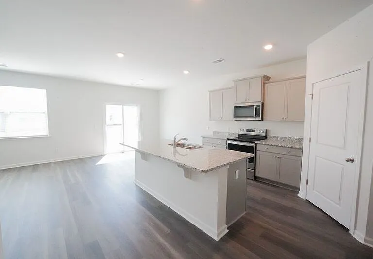 108 Windrush Pnes — Photo 12