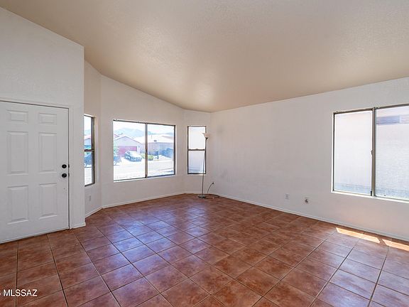 2nd image of 4611 Calle Las Cruces