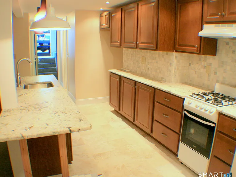 67 Warren St #B — Photo 3